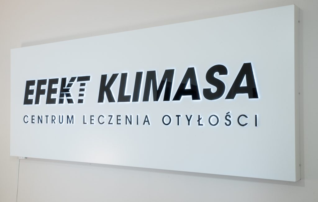 Kaseton z dibondu – przykład realizacji DobrzeWidoczne.pl