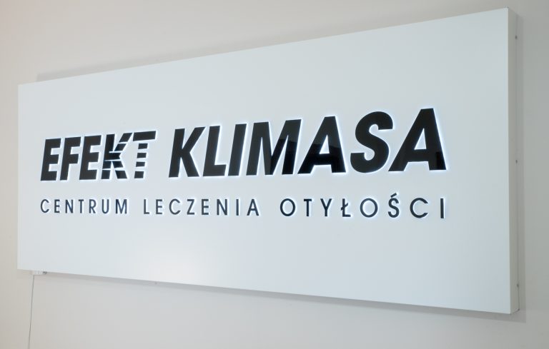 Kaseton z dibondu – przykład realizacji DobrzeWidoczne.pl